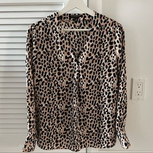 Banana Republic Essential Popover Long Sleeve Blouse in Cheetah Leopard Spots
